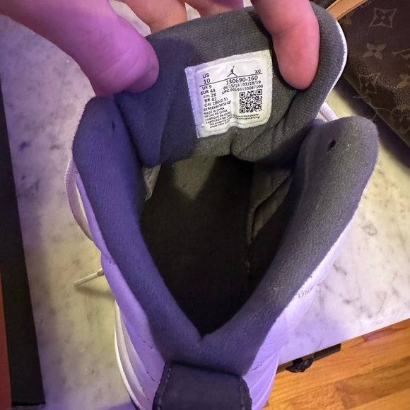 Jordan 12 - Picture 3 of 7